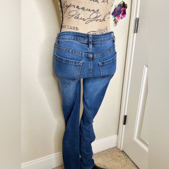 Kensie Effortless Ankle Mid Rise Distressed Style Medium Blue Jeans Size 26 - Picture 8 of 8